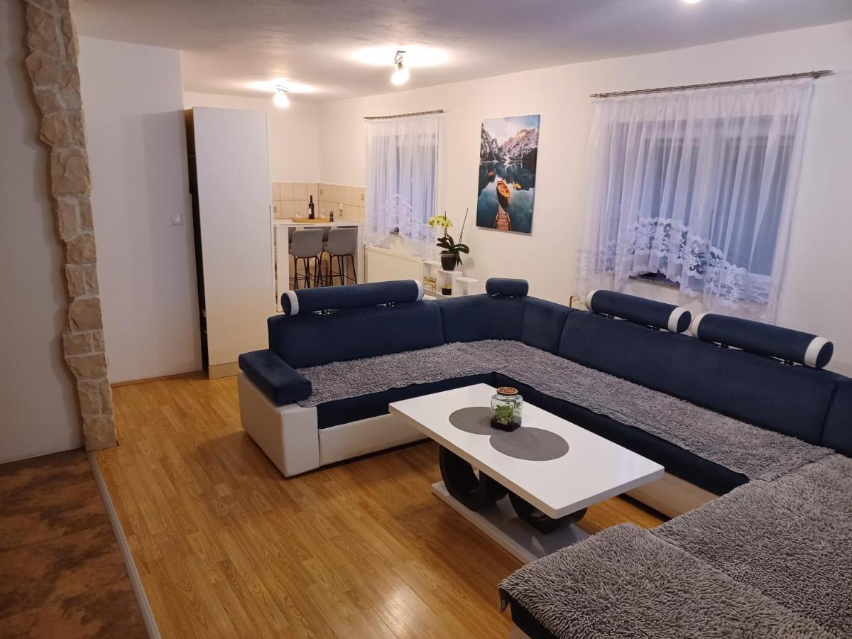 Apartmani Marijamagdalena Gračac Buitenkant foto