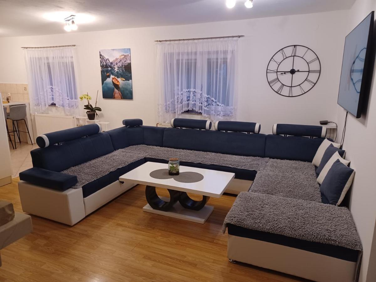 Apartmani Marijamagdalena Gračac Buitenkant foto