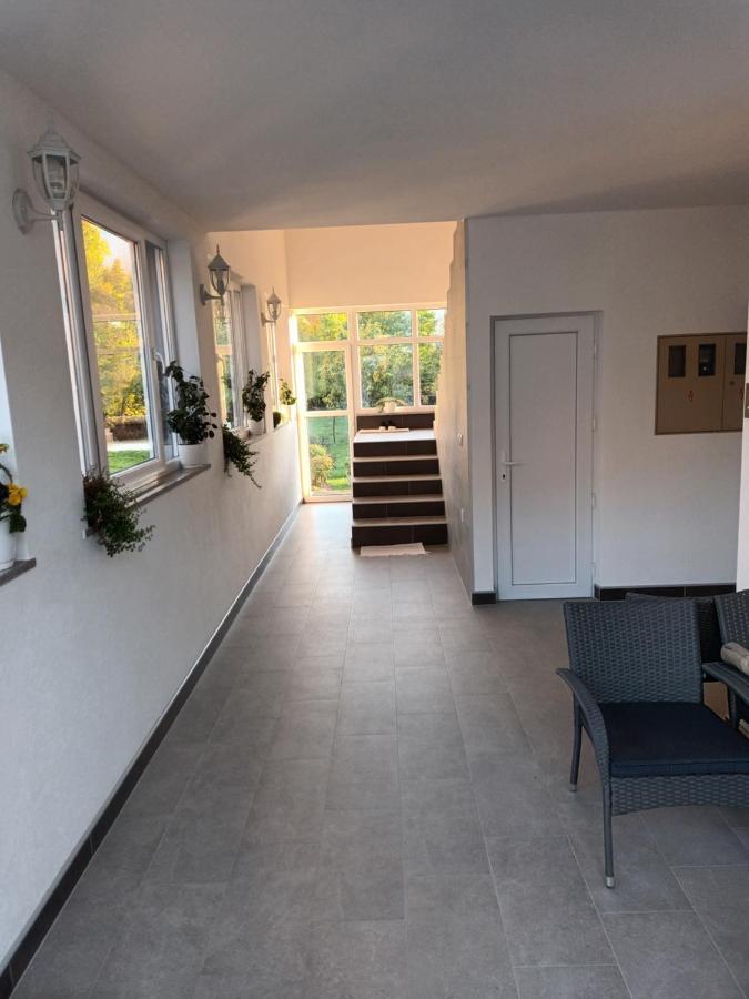 Apartmani Marijamagdalena Gračac Buitenkant foto