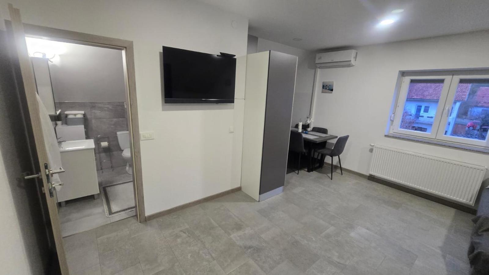 Apartmani Marijamagdalena Gračac Buitenkant foto